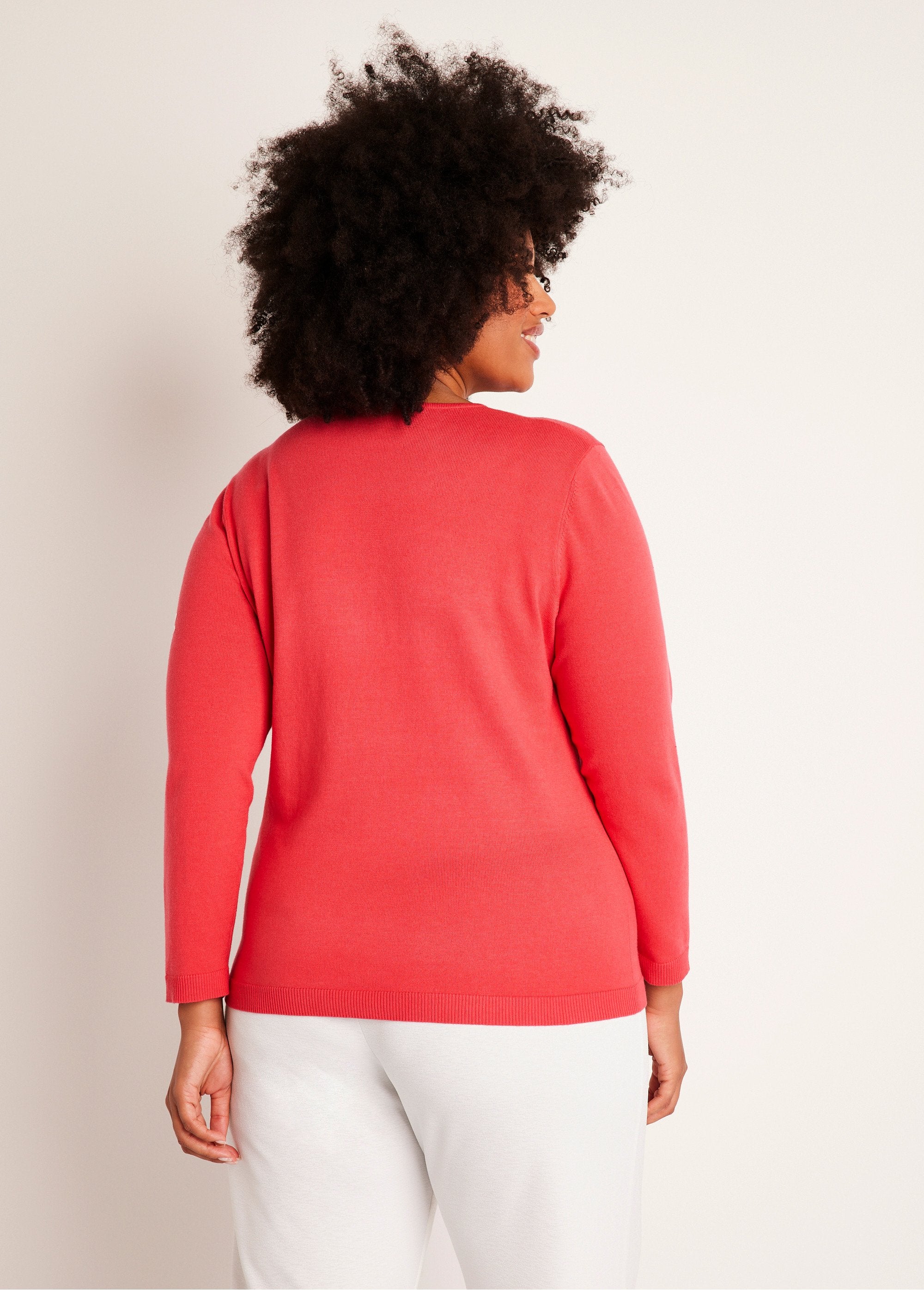 Fine_embroidered_sweater_Coral_and_white_DO1_curvy