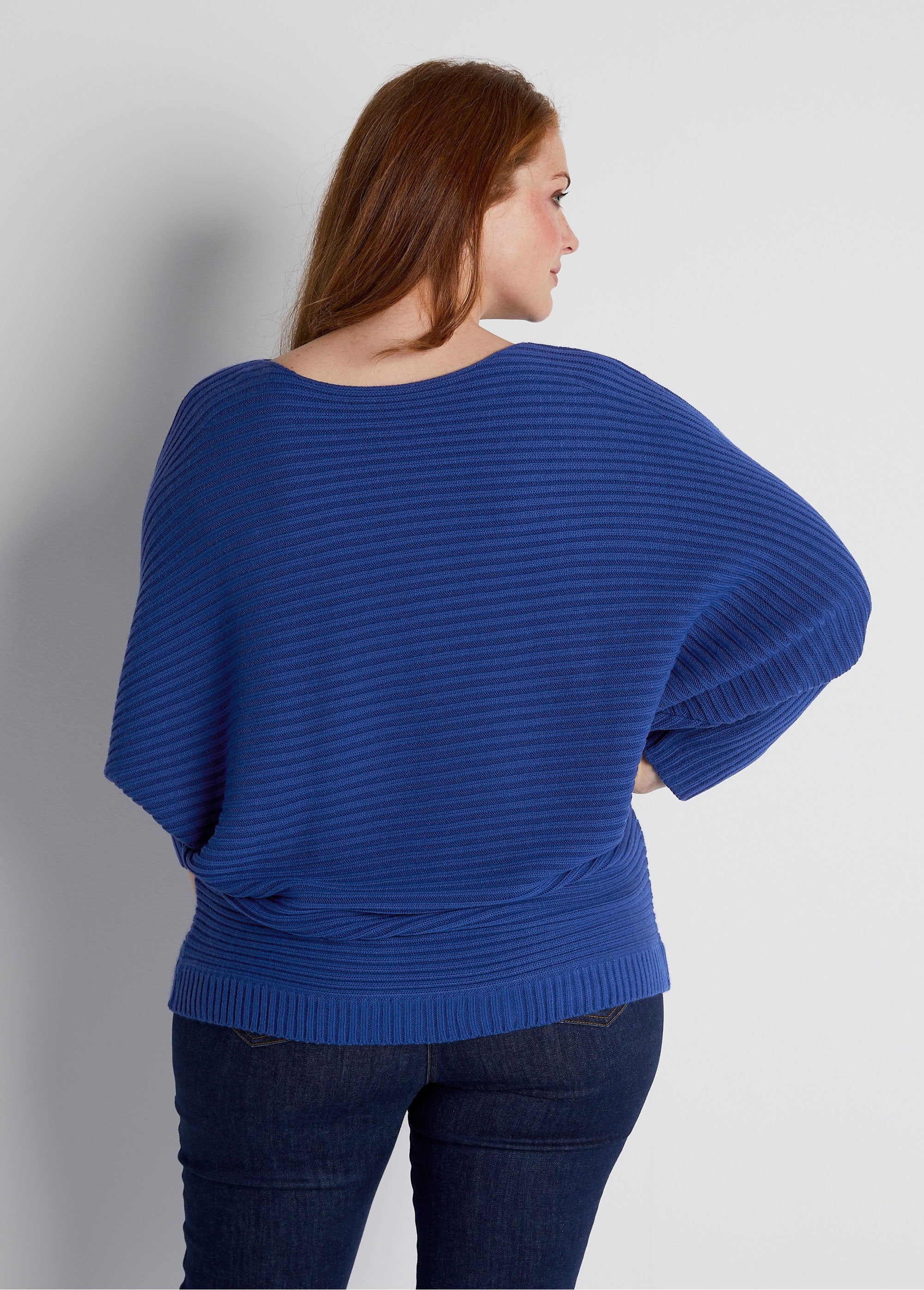 Ribbed_knit_sweater_with_batwing_sleeves_Blue_DO1_curvy