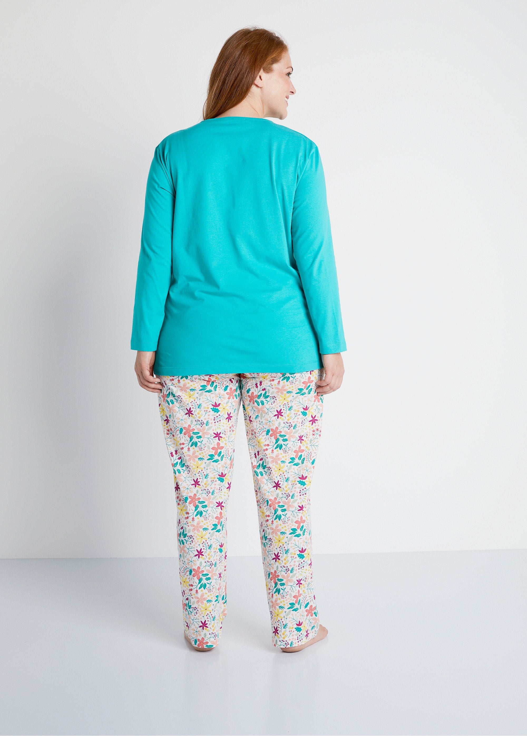 Floral_cotton_pajamas_Duck_green_DO1_curvy