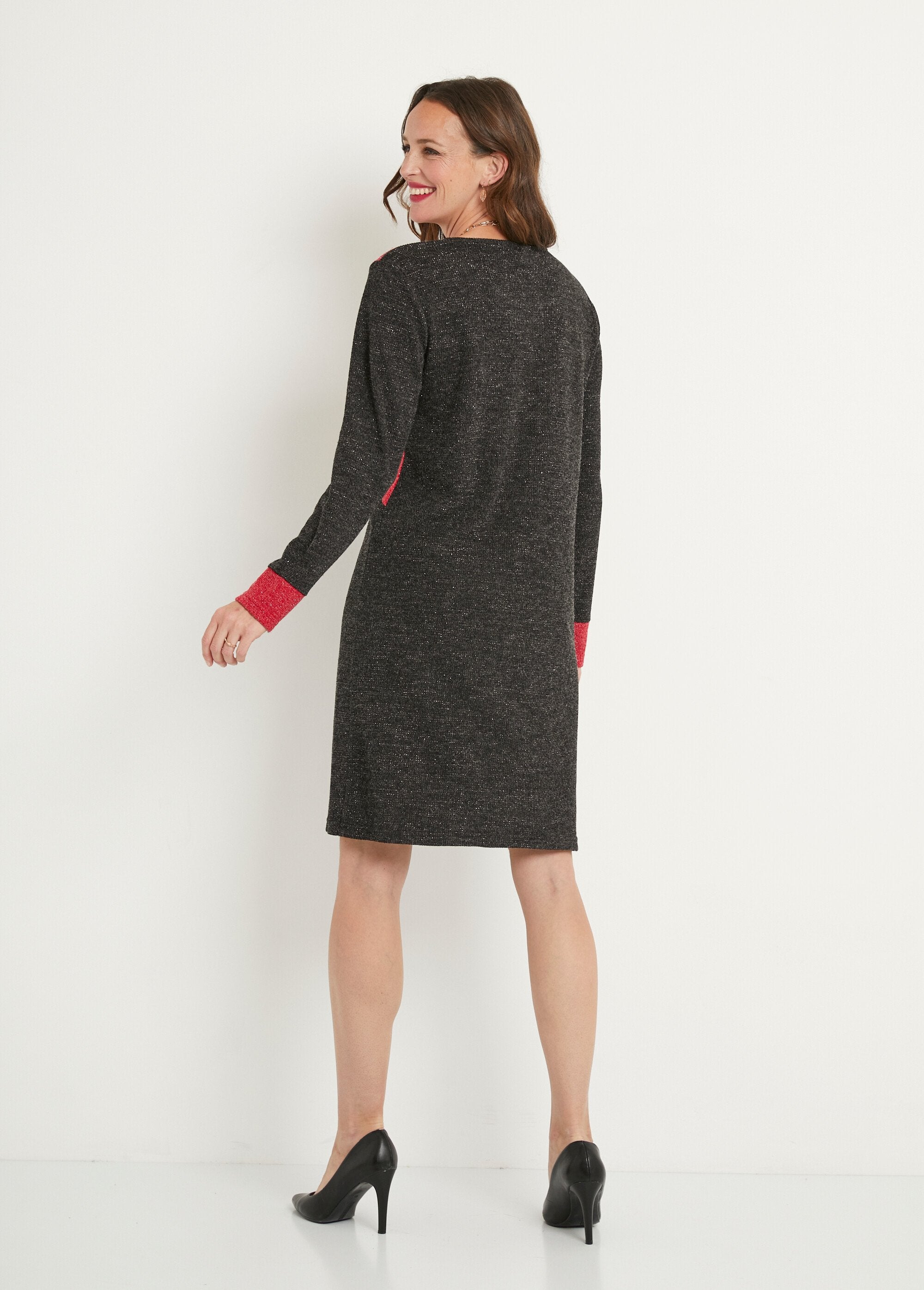 Short_straight_dress_in_warm_knit_with_round_neck_Black_and_red_DO1_slim