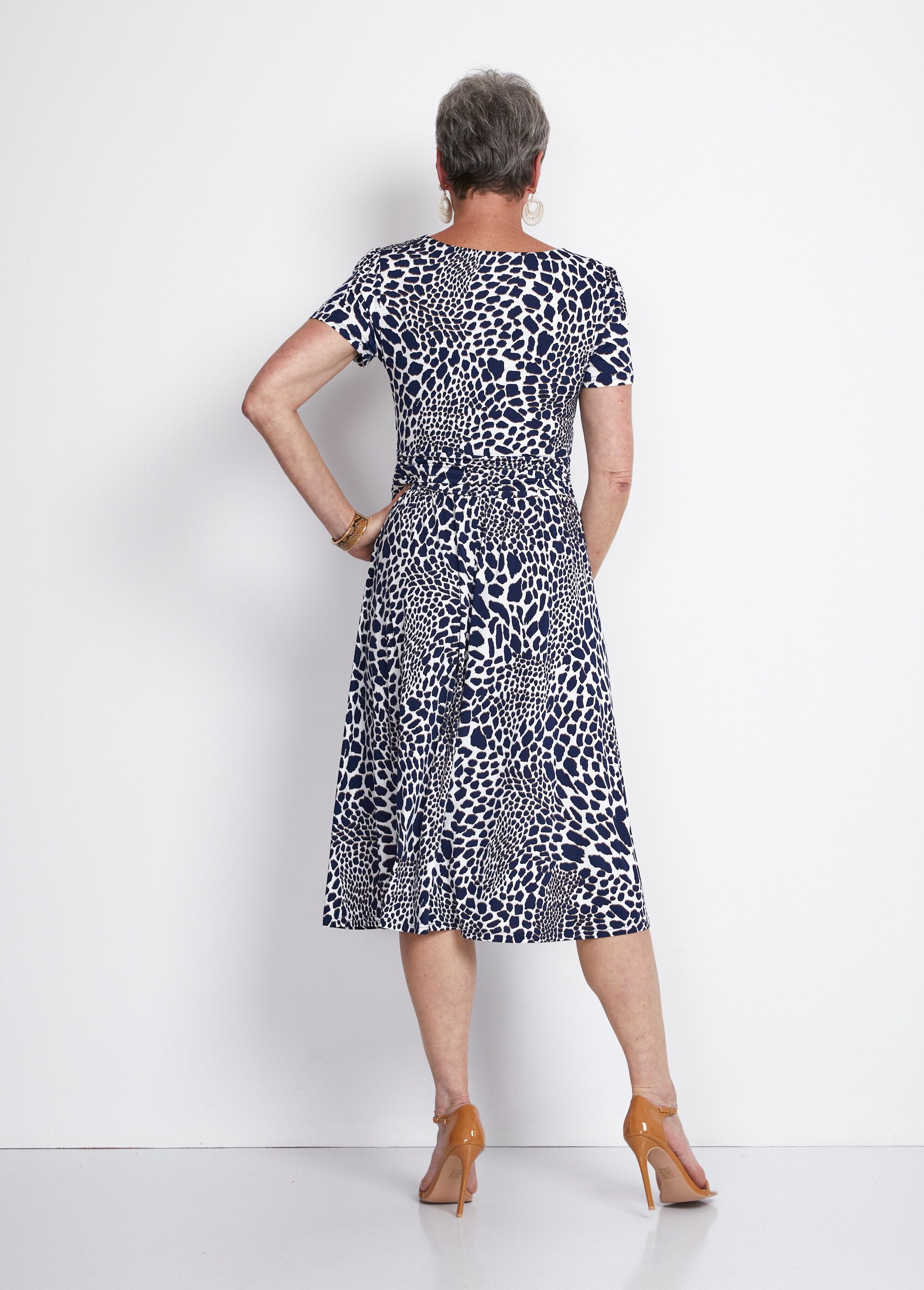 Short_flared_draped_printed_dress_Ecru_and_navy_DO1_slim