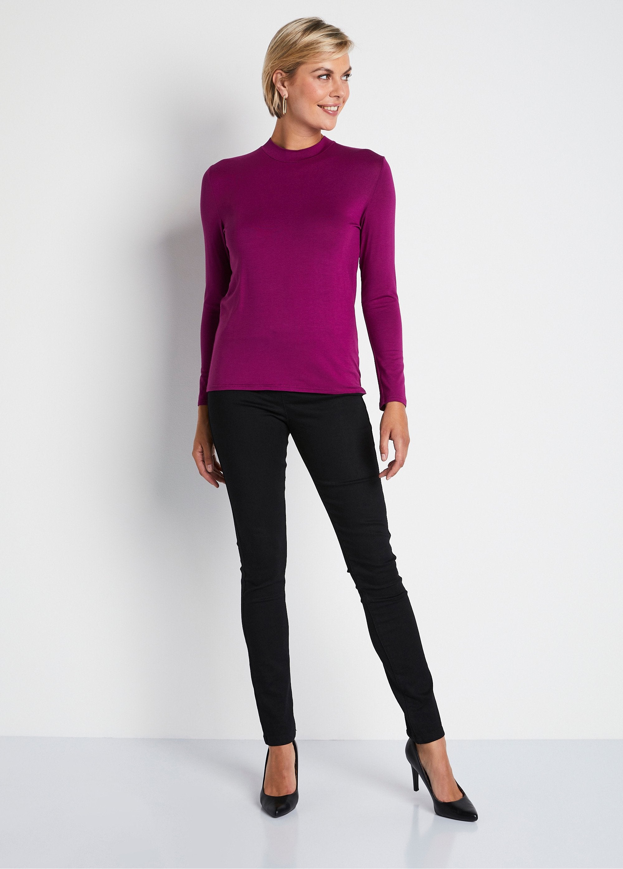 High-neck_stretch_undershirt_Plain_blackcurrant_SF1_slim