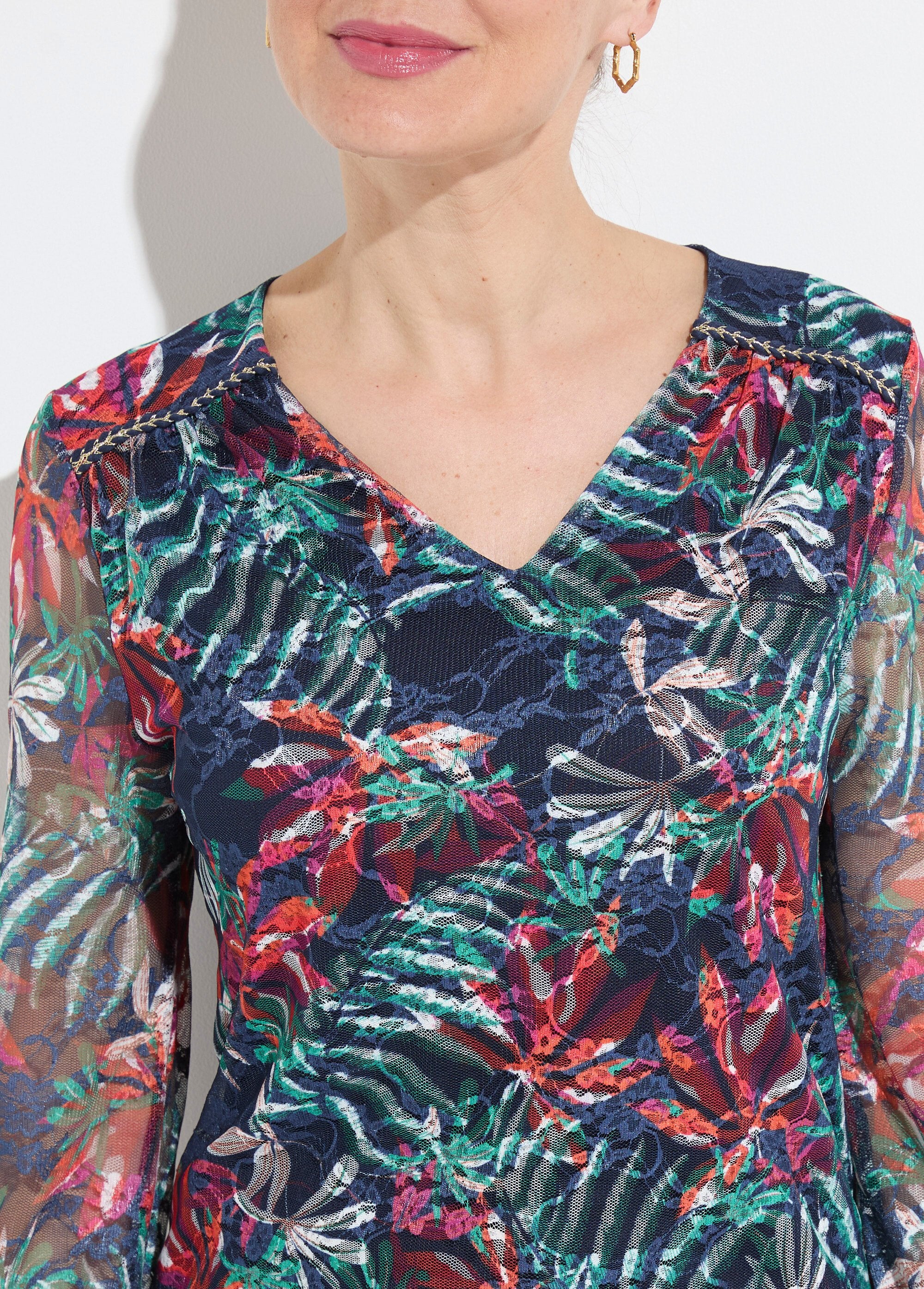T-shirt_col_V_maille_dentelle_imprimée_Marine_et_orange_DE1_slim