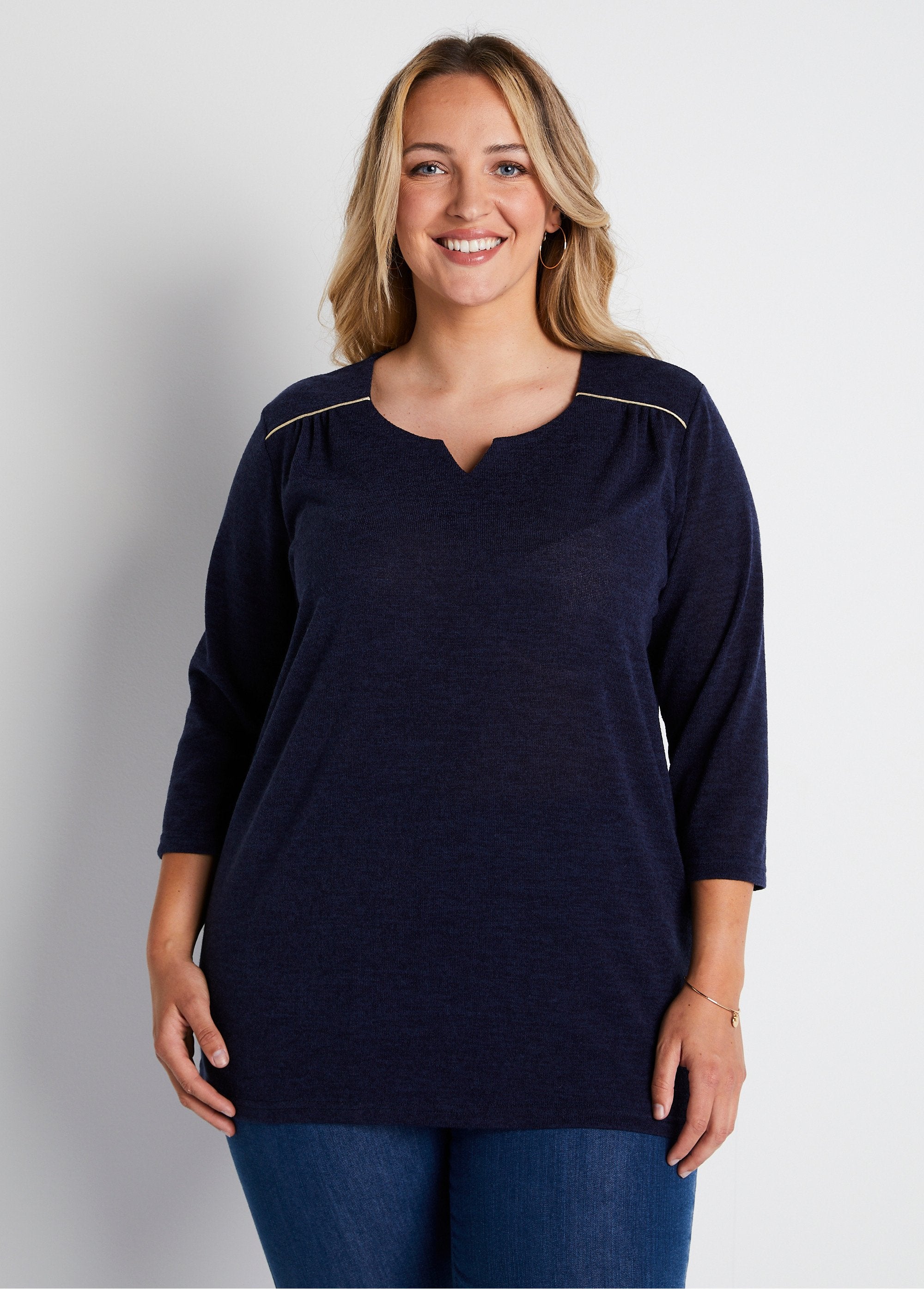 Long_flared_t-shirt_with_3/4_sleeves_and_round_neck_Plain_navy_FA1_curvy