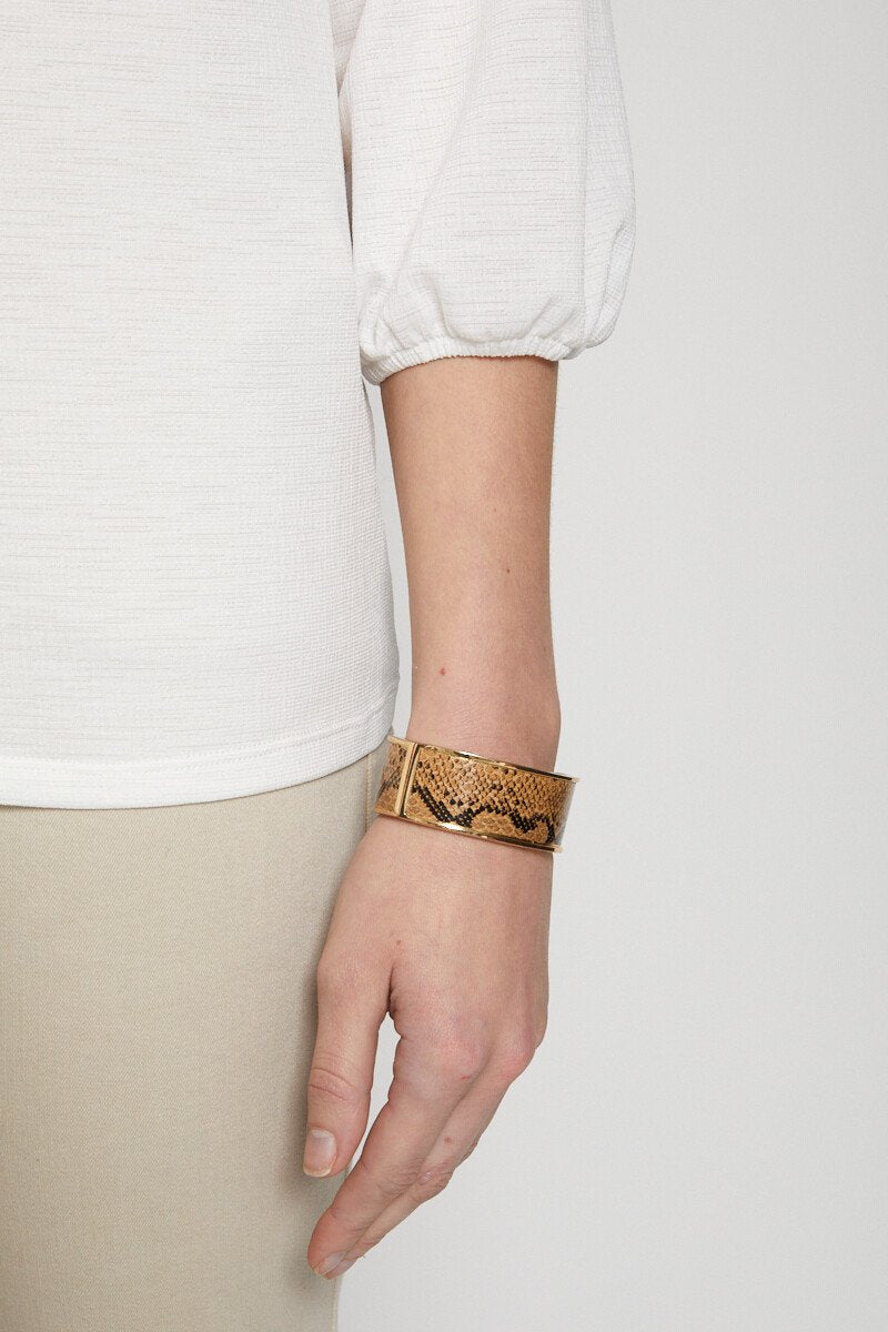Blouse-style_embossed_mesh_T-shirt_Ecru_DE3_slim