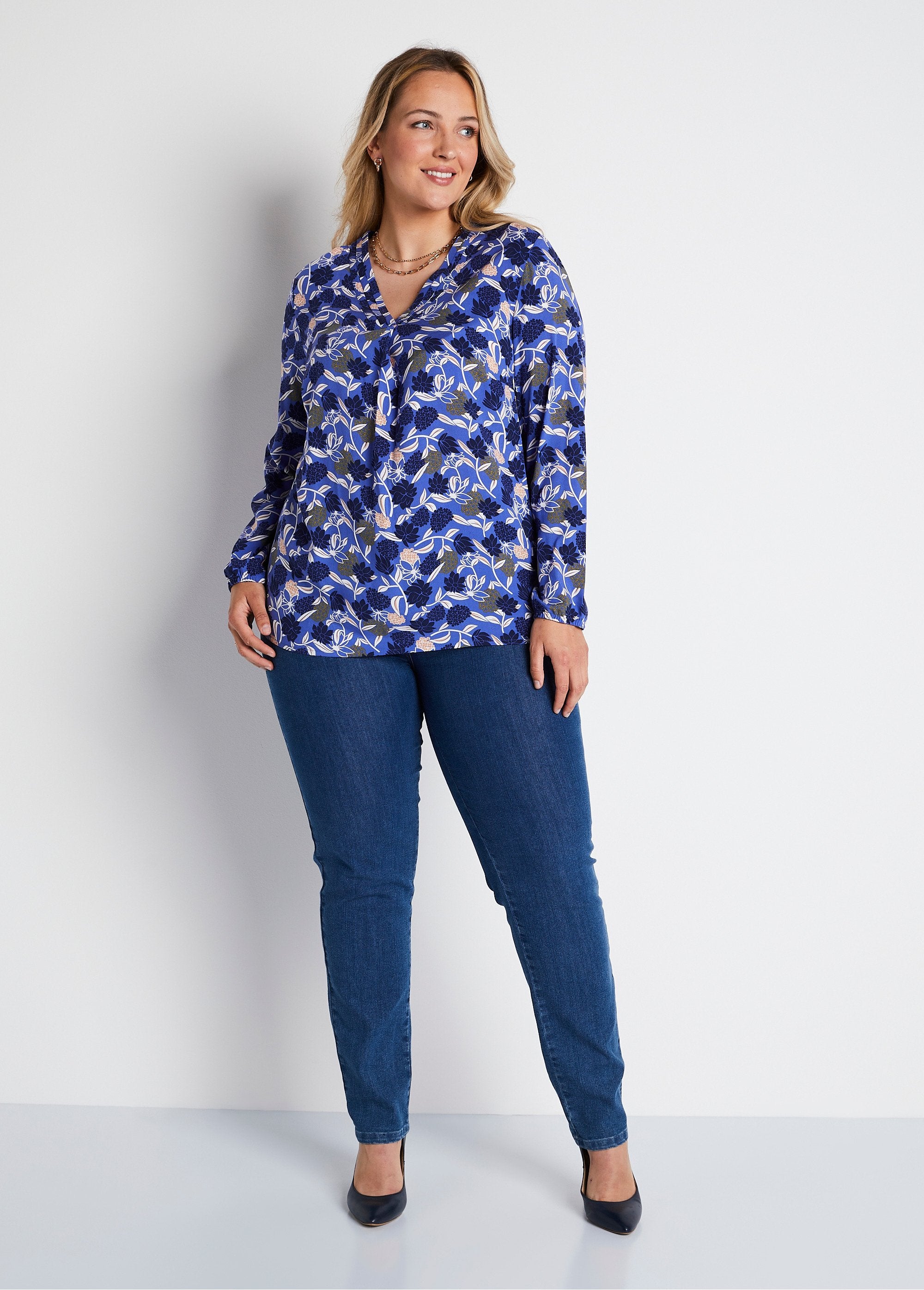 Loose_long_floral_print_tunic_Blue_print_SF1_curvy